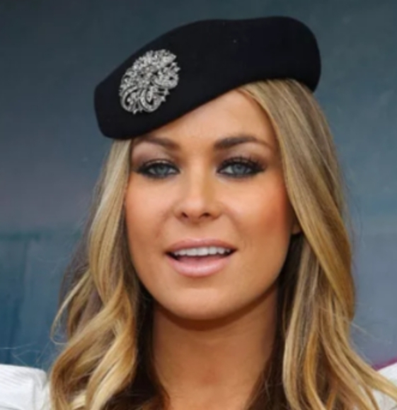 NEW Blue bouquet crystal brooch pin in silver tone - Picture 11 of 11